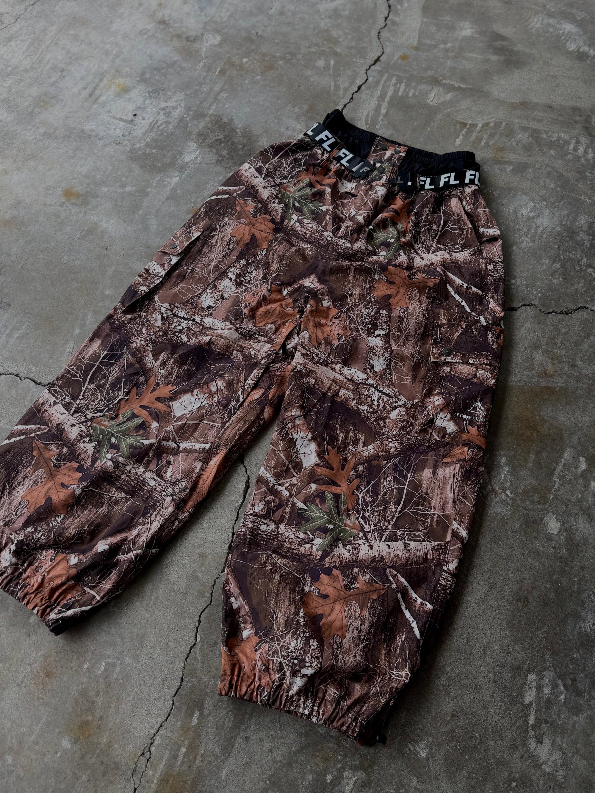 Real tree baggy snowpant V3