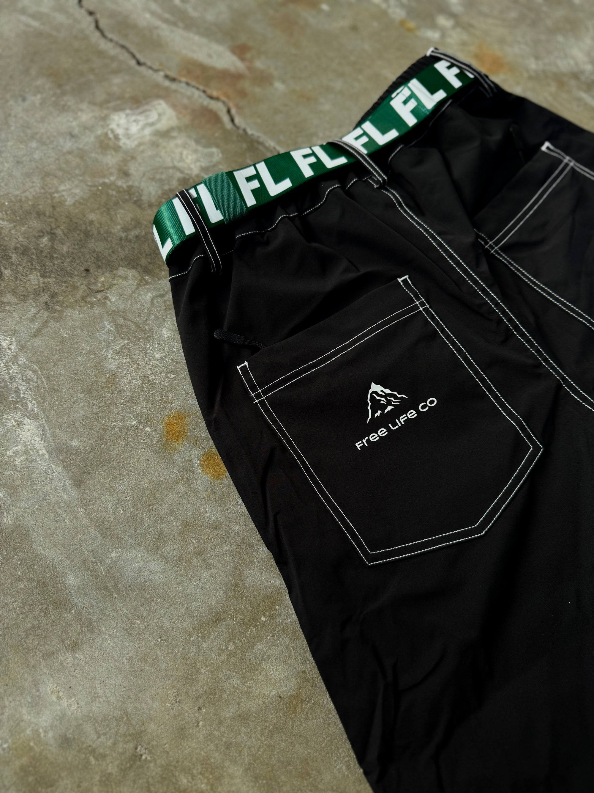 Straight leg snow pants