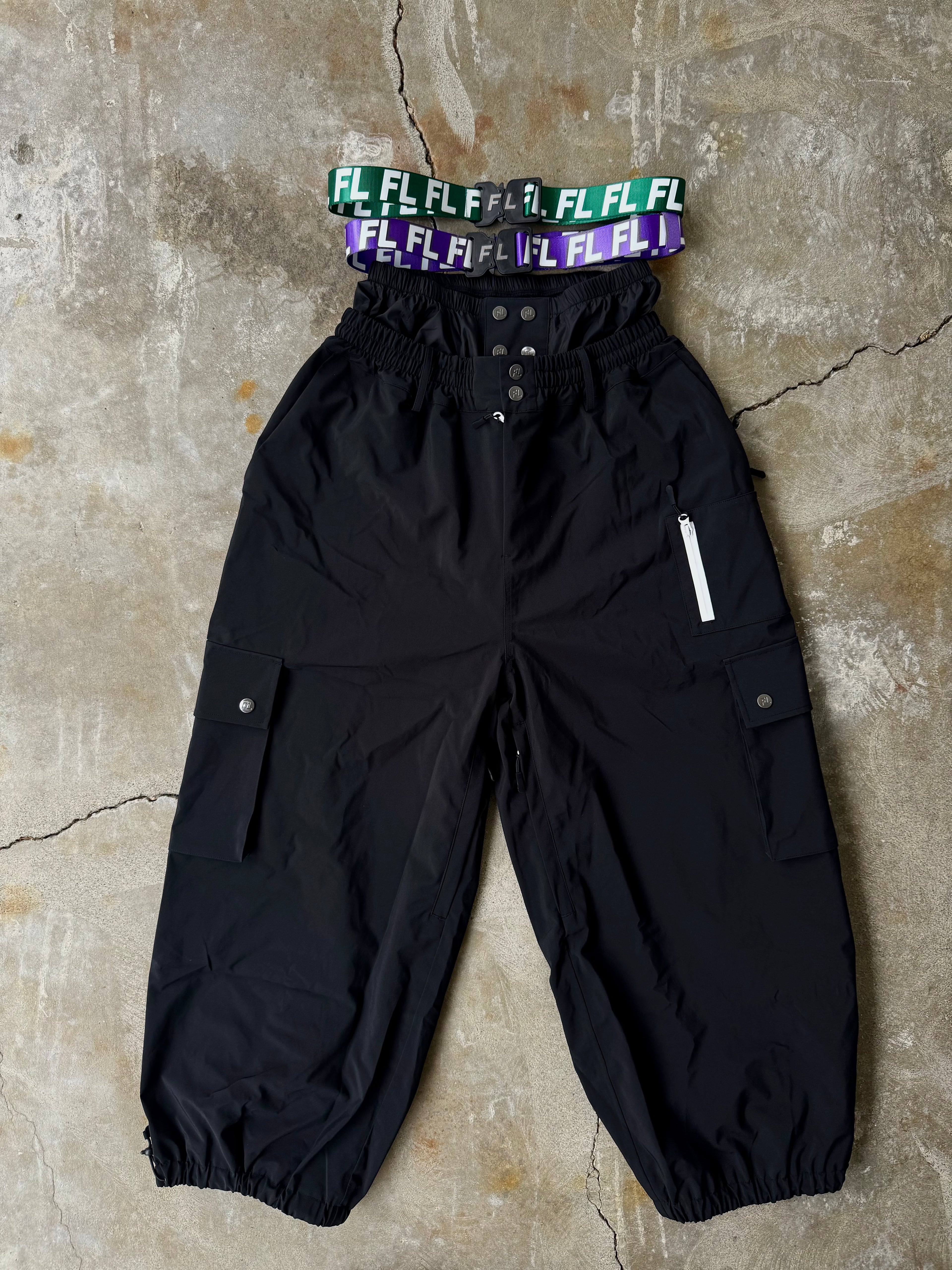 Black baggy snowpant V3