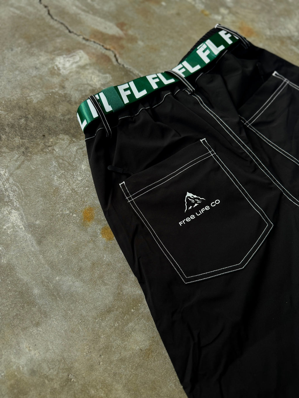 Straight leg snow pants