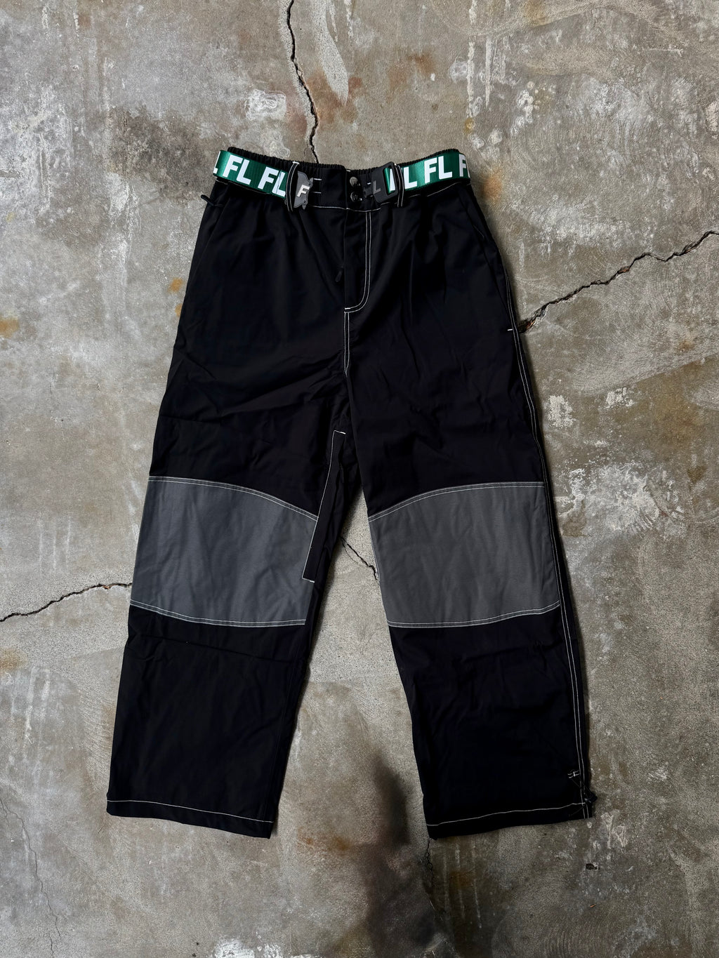 Straight leg snow pants