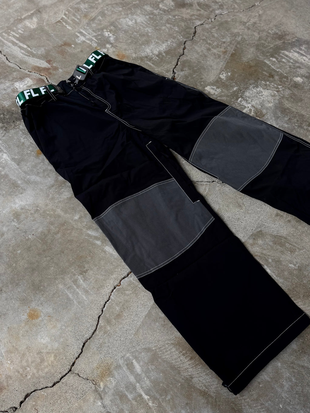 Straight leg snow pants