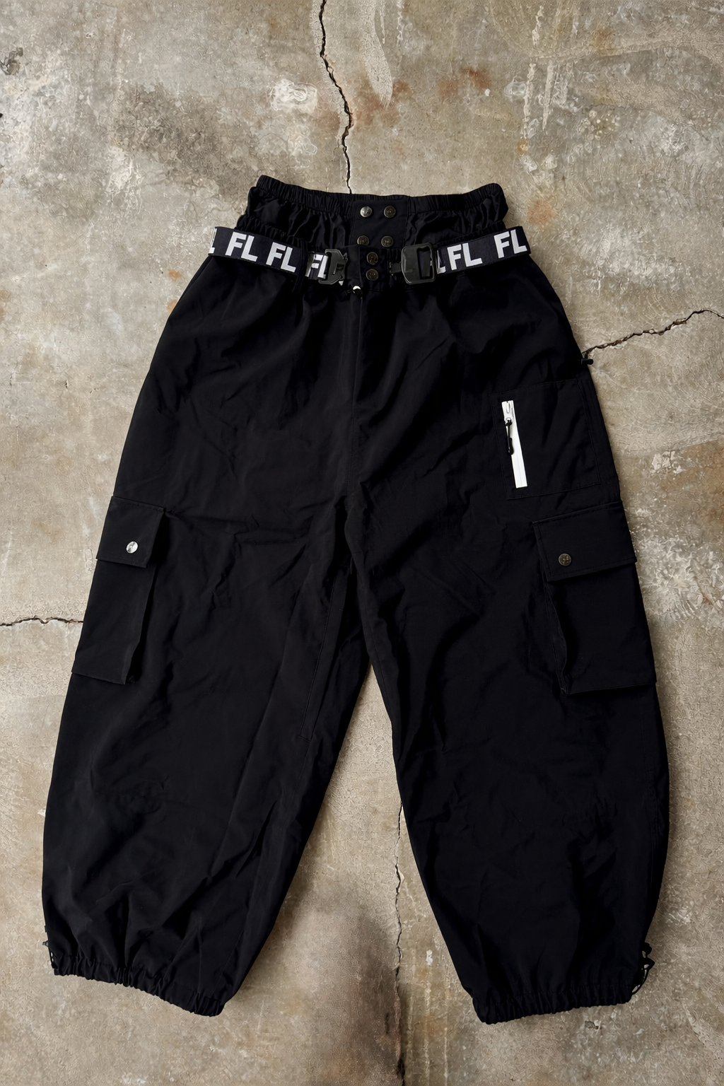 Black baggy snowpant V3